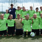 Der Nachwuchs der JSG Eschenburg 1 heimste beim D9er-Junioren-Fußball-Turnier auf dem Eibacher „Krummacker“ am Sonntag den Turniersieg ein. (Foto: Joachim Spahn)