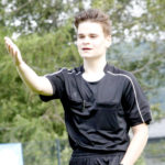 Erfolgreicher Dillkreis-Schiri: Schiedsrichter Dominik Bräunche (19, TSV Bicken) darf fortan Spiele bis zur Verbandsliga leiten. (Foto: Rolf Weichbold)